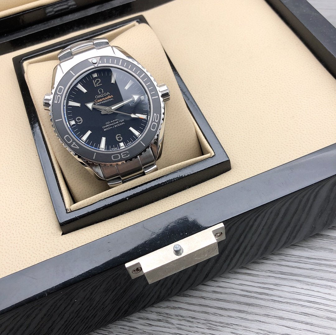 SEAMASTER PROFESSIONAL PLANET OCEAN 600M STEEL CASE BLACK DIAL