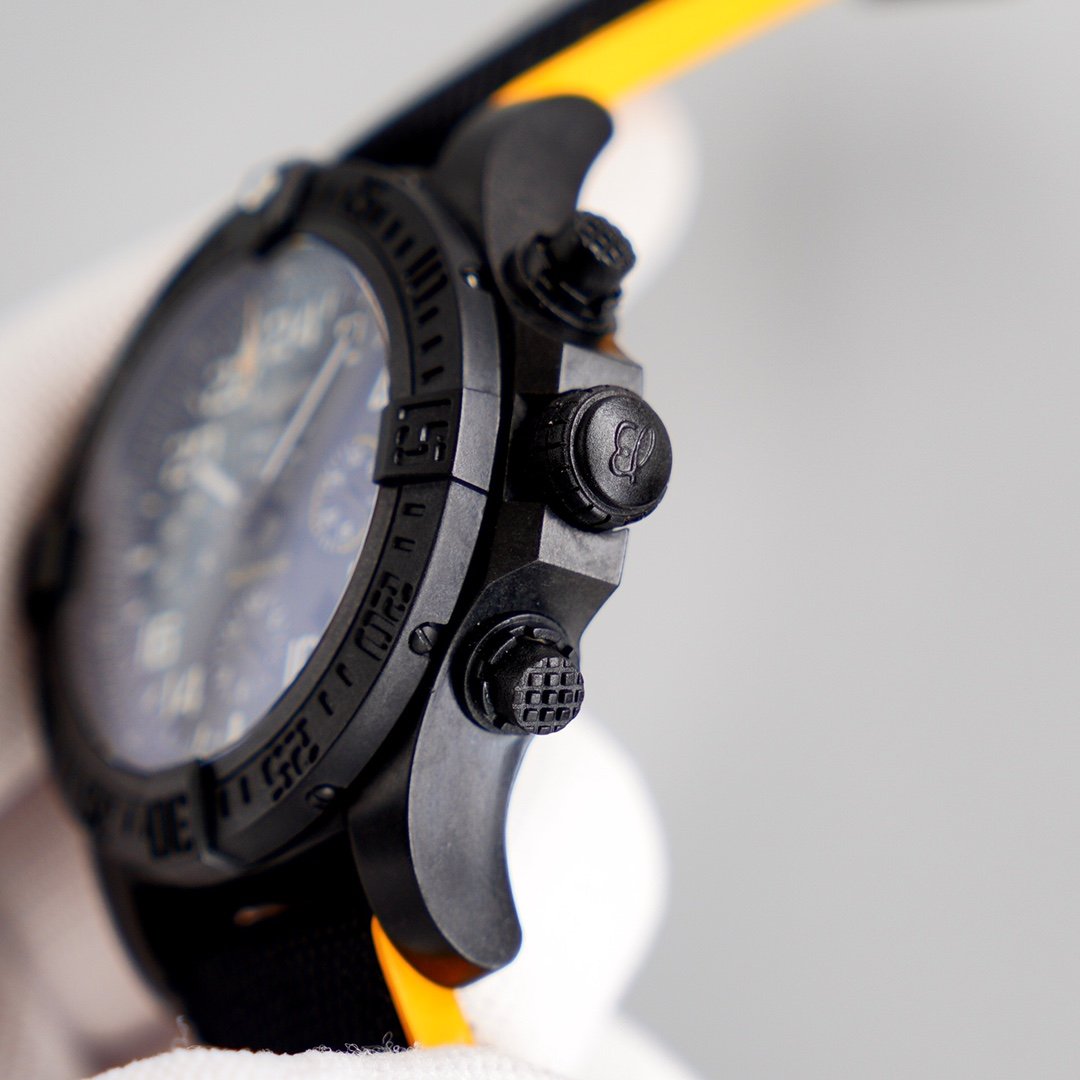 AVENGER HURRICANE 45 CHRONOGRAPH BLACK DIAL