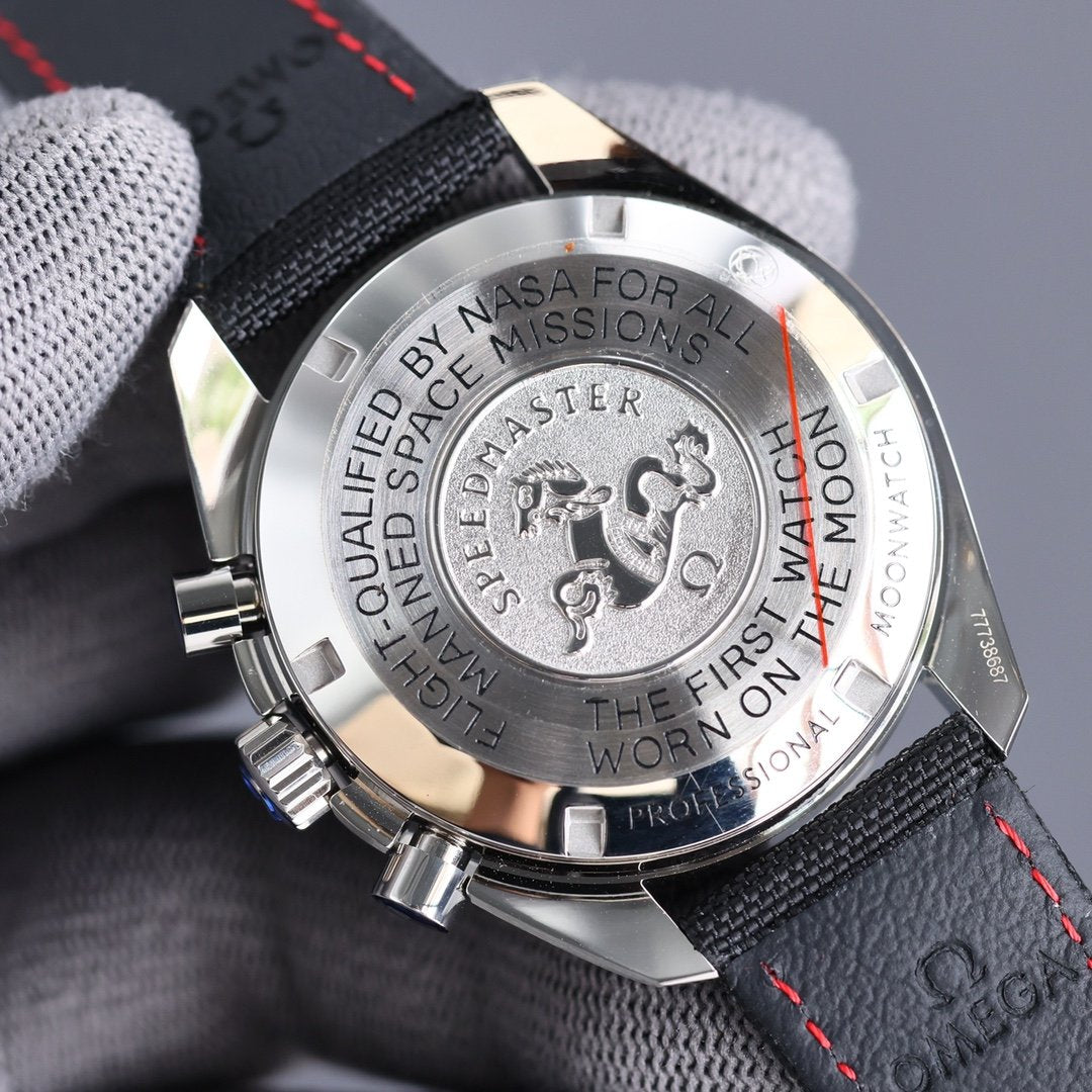 SPEEDMASTER 42MM SNOOPY WHITE DIAL