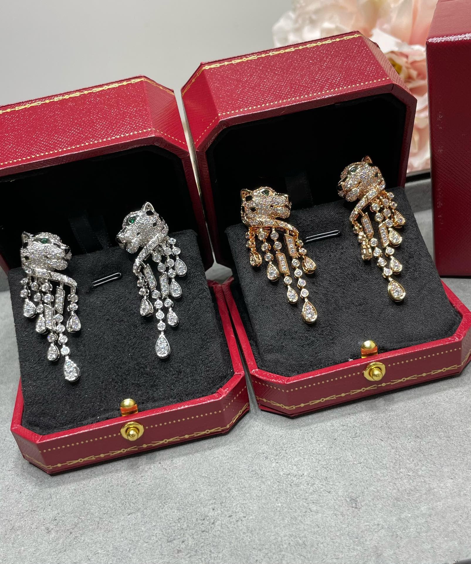 PANTHERE ONYX MALCHITE DIAMOND DROP EARRINGS