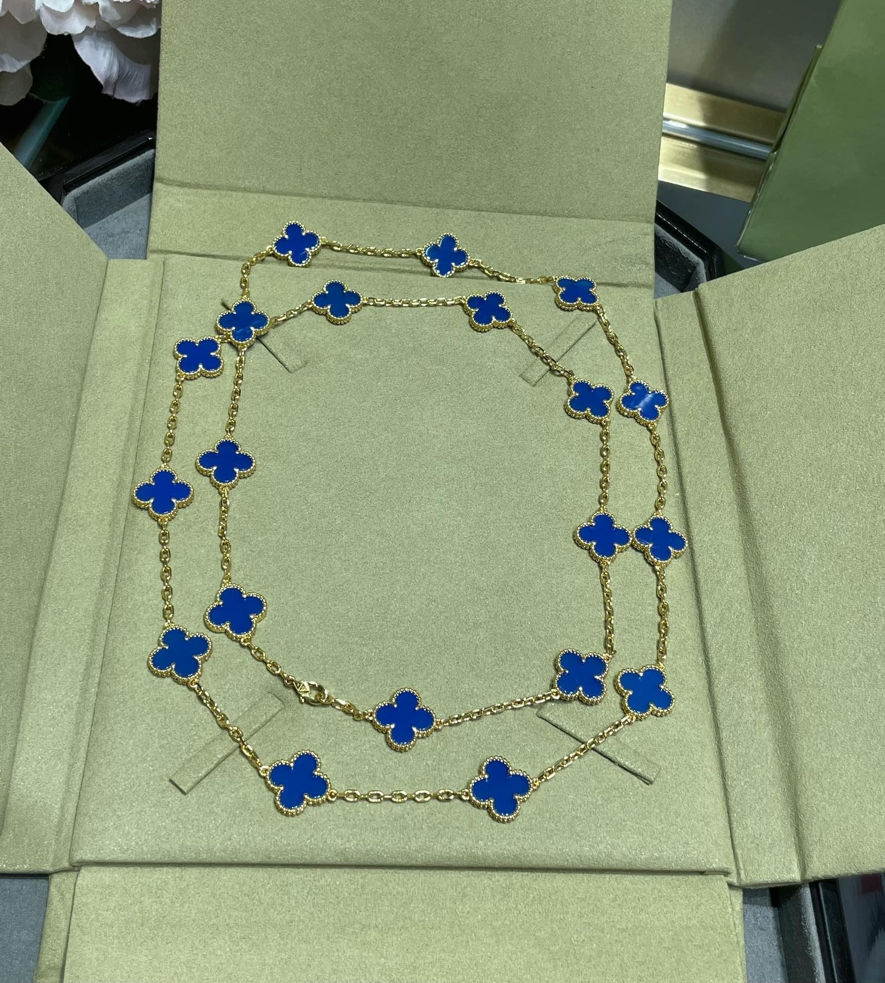 CLOVER 20 MOTIF AGATE 86CM NECKLACE