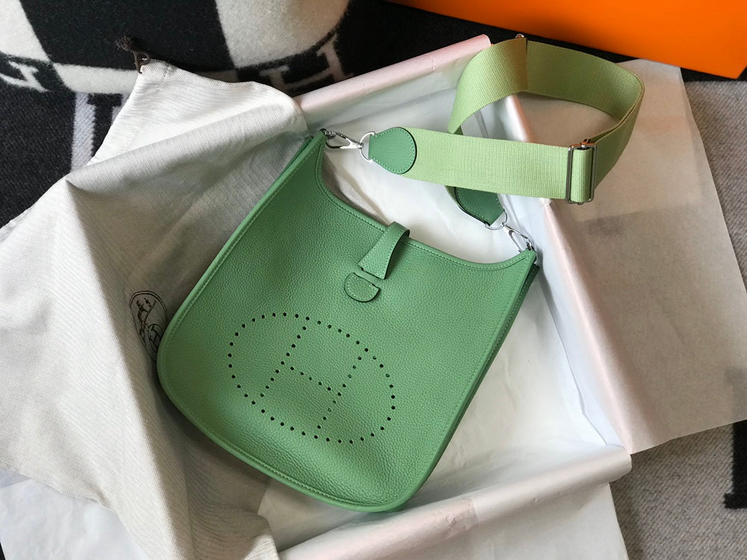 Evelyne 29cm Green Togo Shw