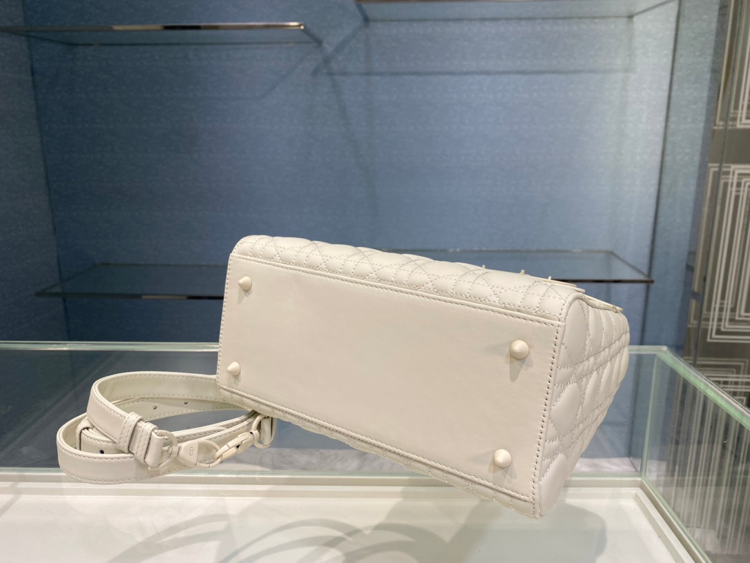 medium lady 24 matte white calfskin matte white hardware