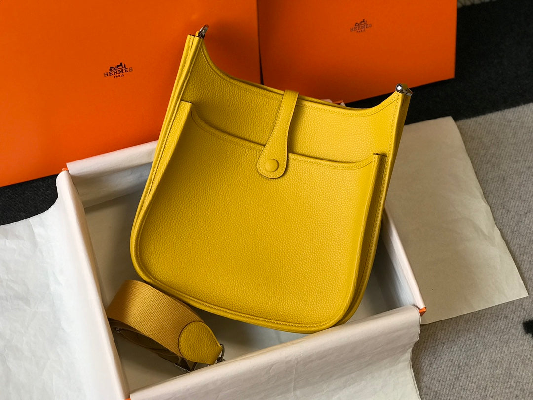 Evelyne 29cm Dark Yellow Togo Shw