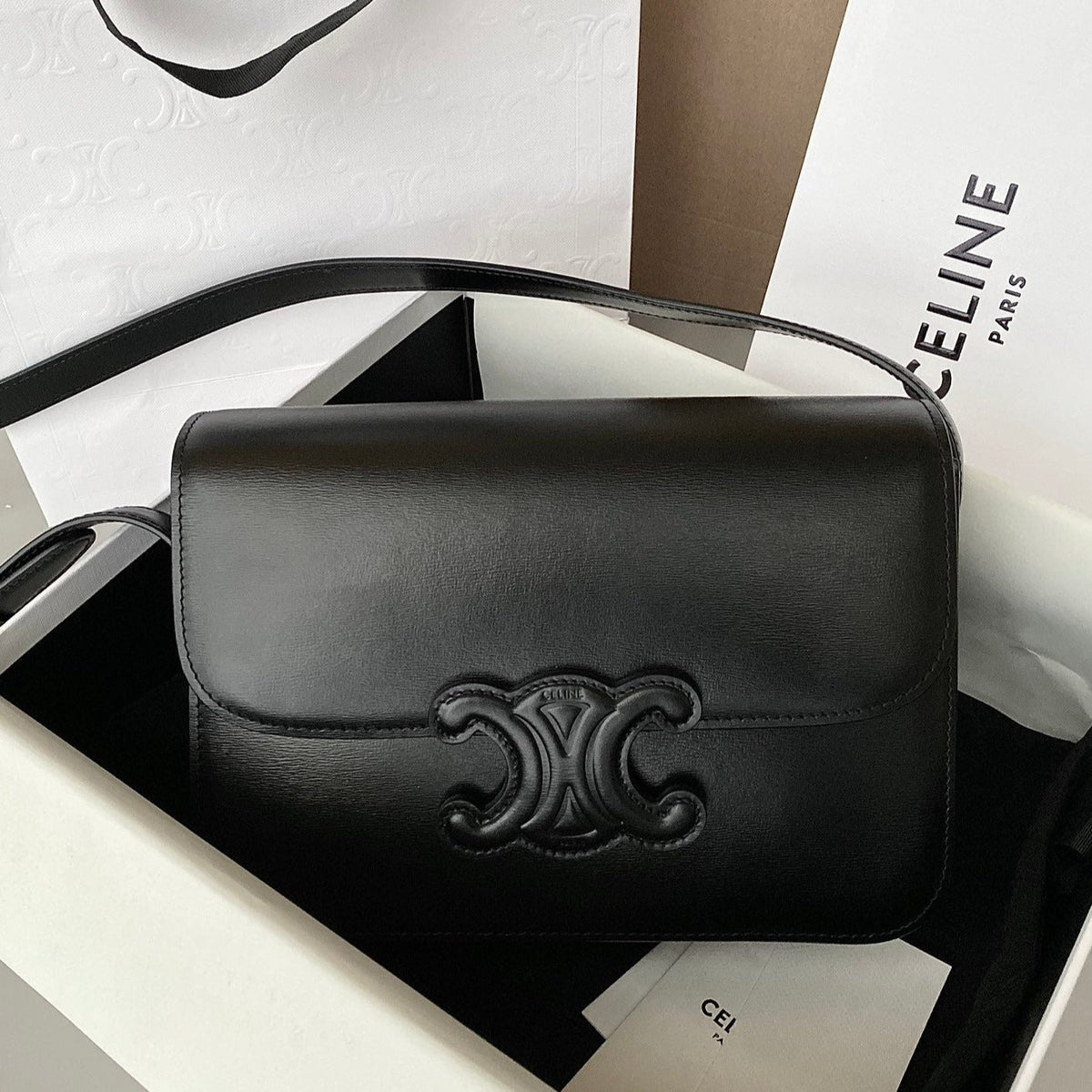 CLASSIQUE TRIOMPHE 22 ALL BLACK CALFSKIN