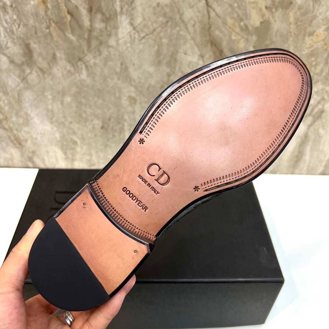 CD CROCODILE MOTIF BASIC OXFORD BLACK CALFSKIN