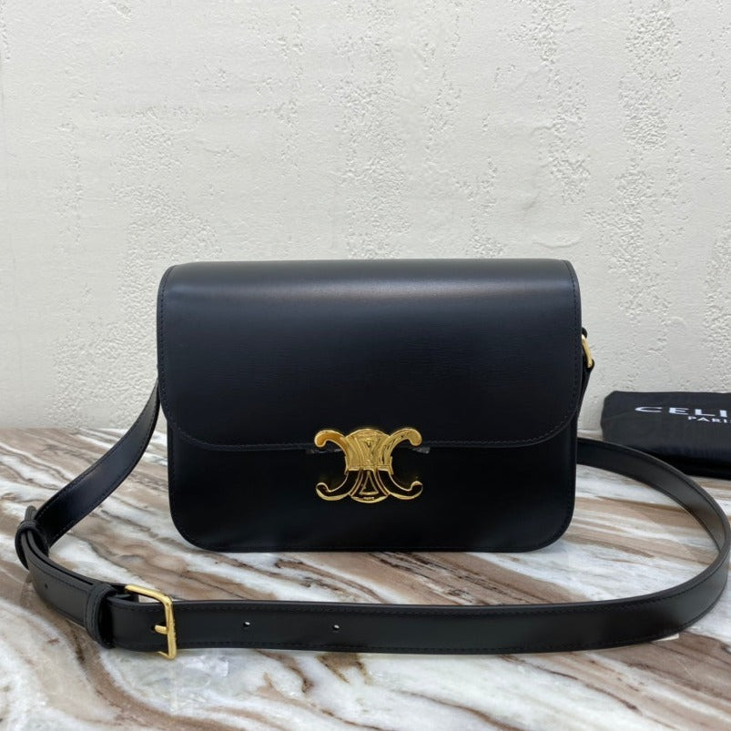 CLASSIQUE TRIOMPHE 22 BLACK CALFSKIN GOLD HARDWARE