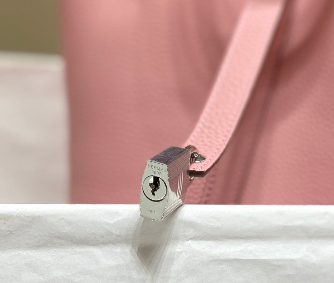 HM PICOTIN LOCK 18 PINK TOGO LEATHER