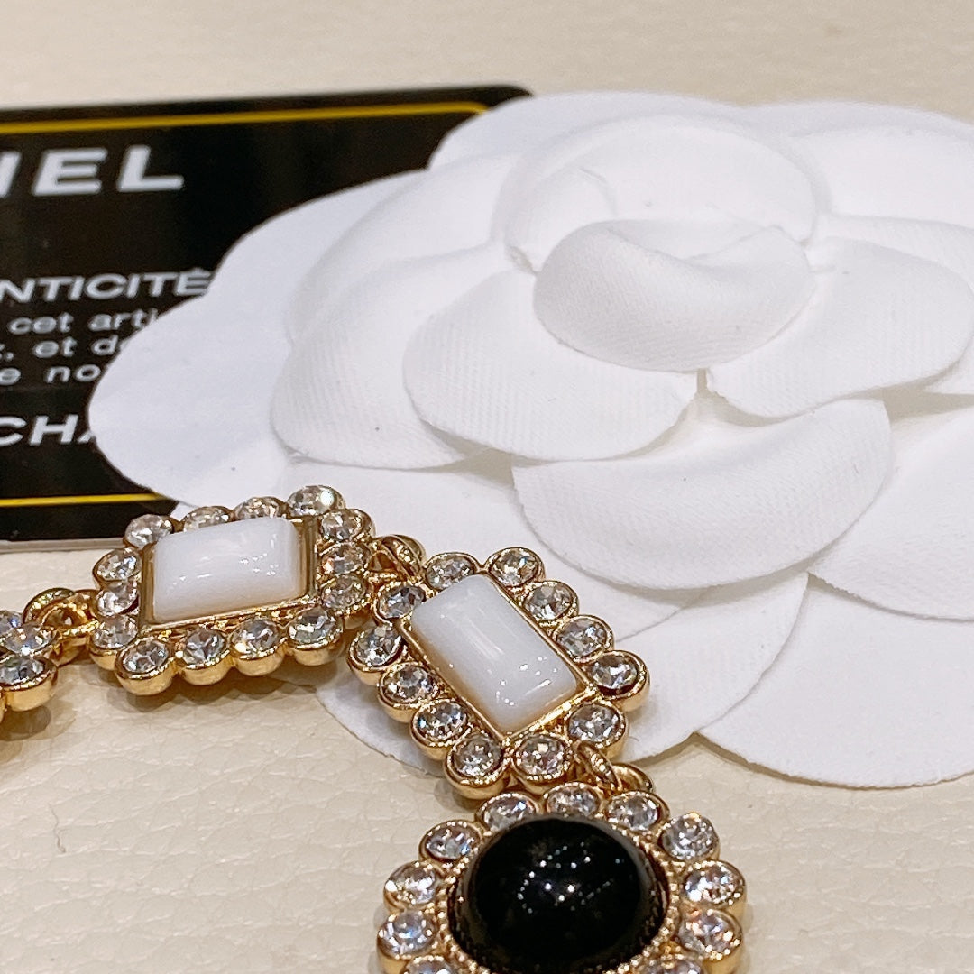 Chanel 2026 Pearls Crystals Chain Belt 206280