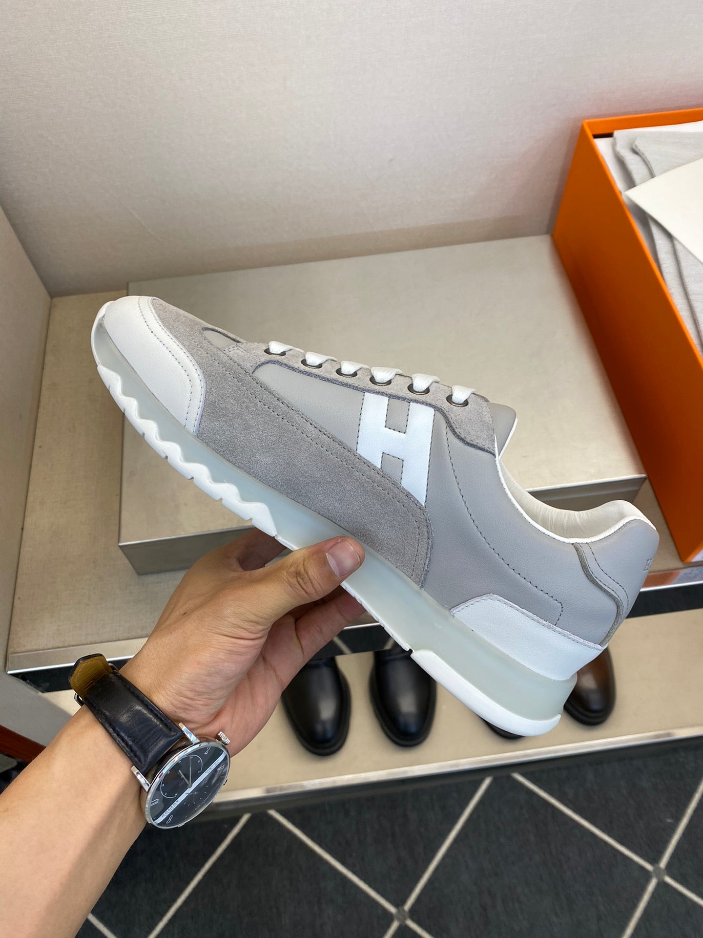 HM Men's Sneaker Grey Suede Calfskin 711357