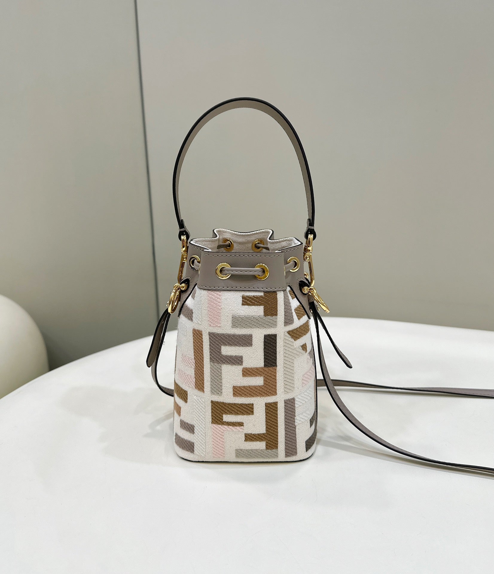 ff mon tresor bucket bag 18cm grey leather ff motif