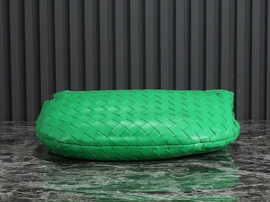bv teen jodie 36cm green lambskin