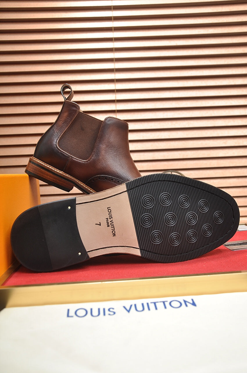 LV CHELSEA ANKLE BOOT IN CHOCOLATE BROWN CALFSKIN