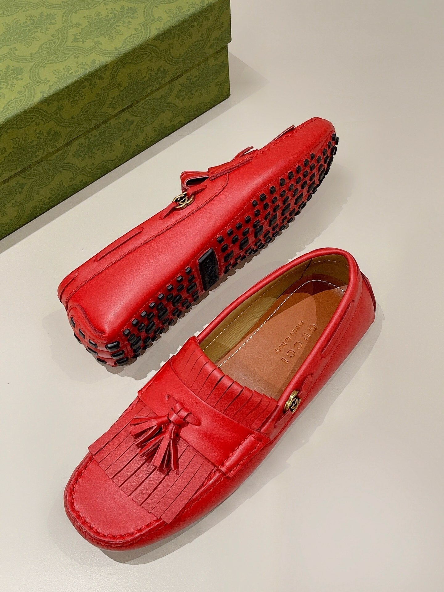 GG Men's Tassel Loafer Red Calfskin 561801