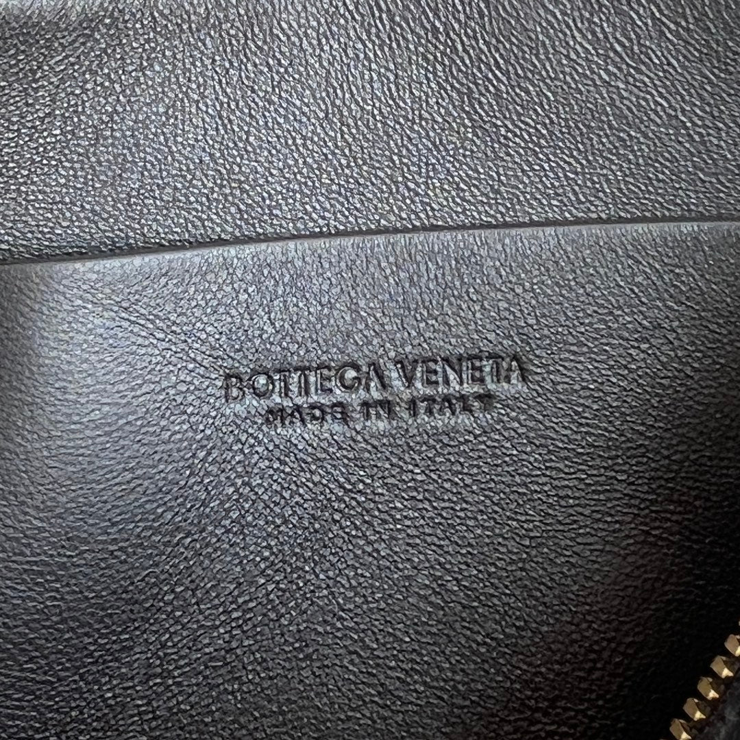 BV Concert Pouch 18.5cm Black Lambskin