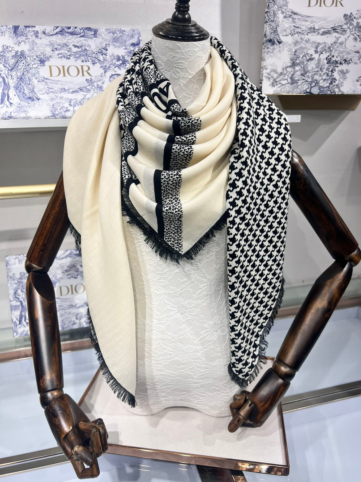Dior 2026 Montaigne Scarf 140cm White Black Silk And Cashmere 185550