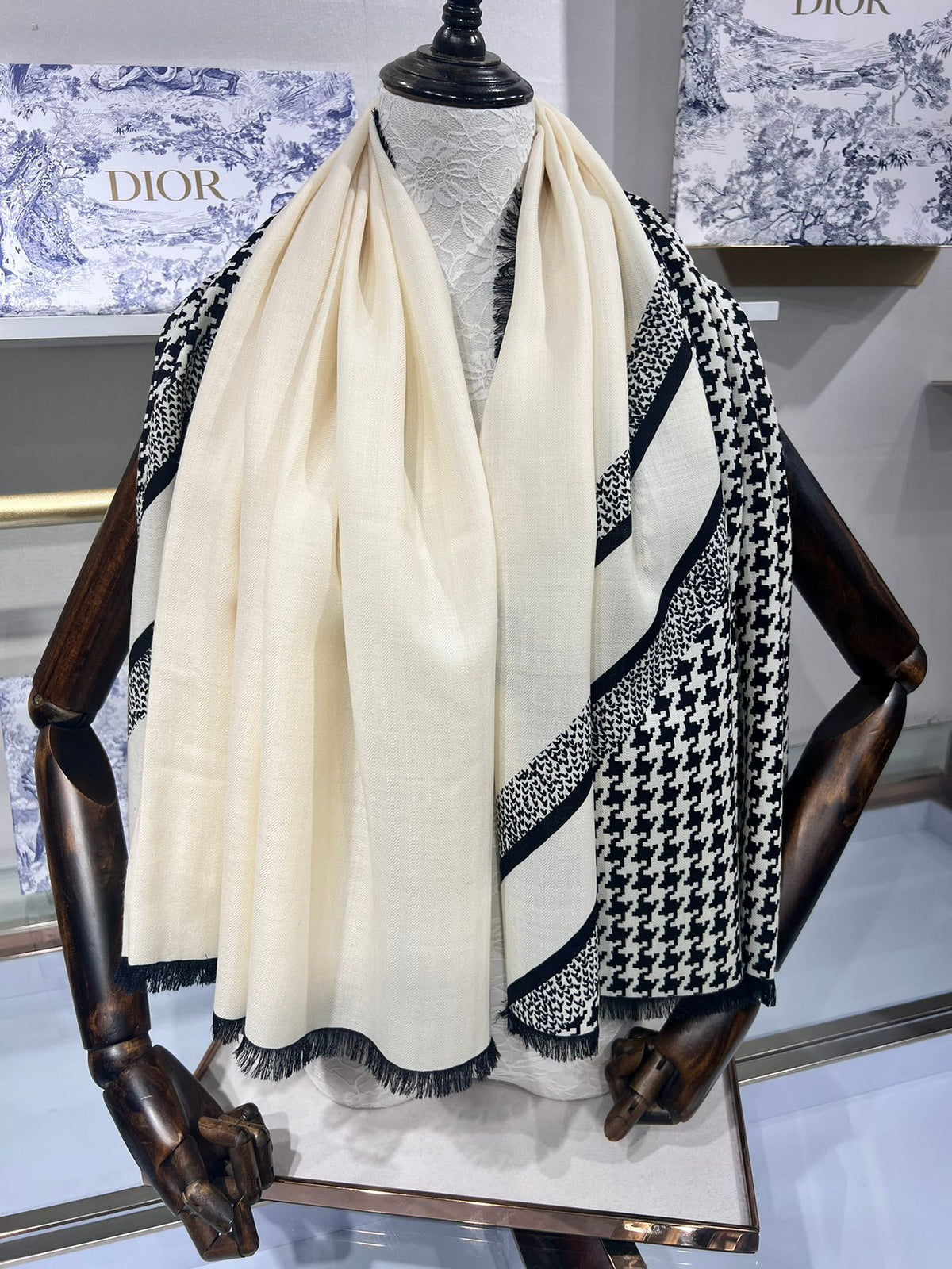 Dior 2026 Montaigne Scarf 140cm White Black Silk And Cashmere 185550