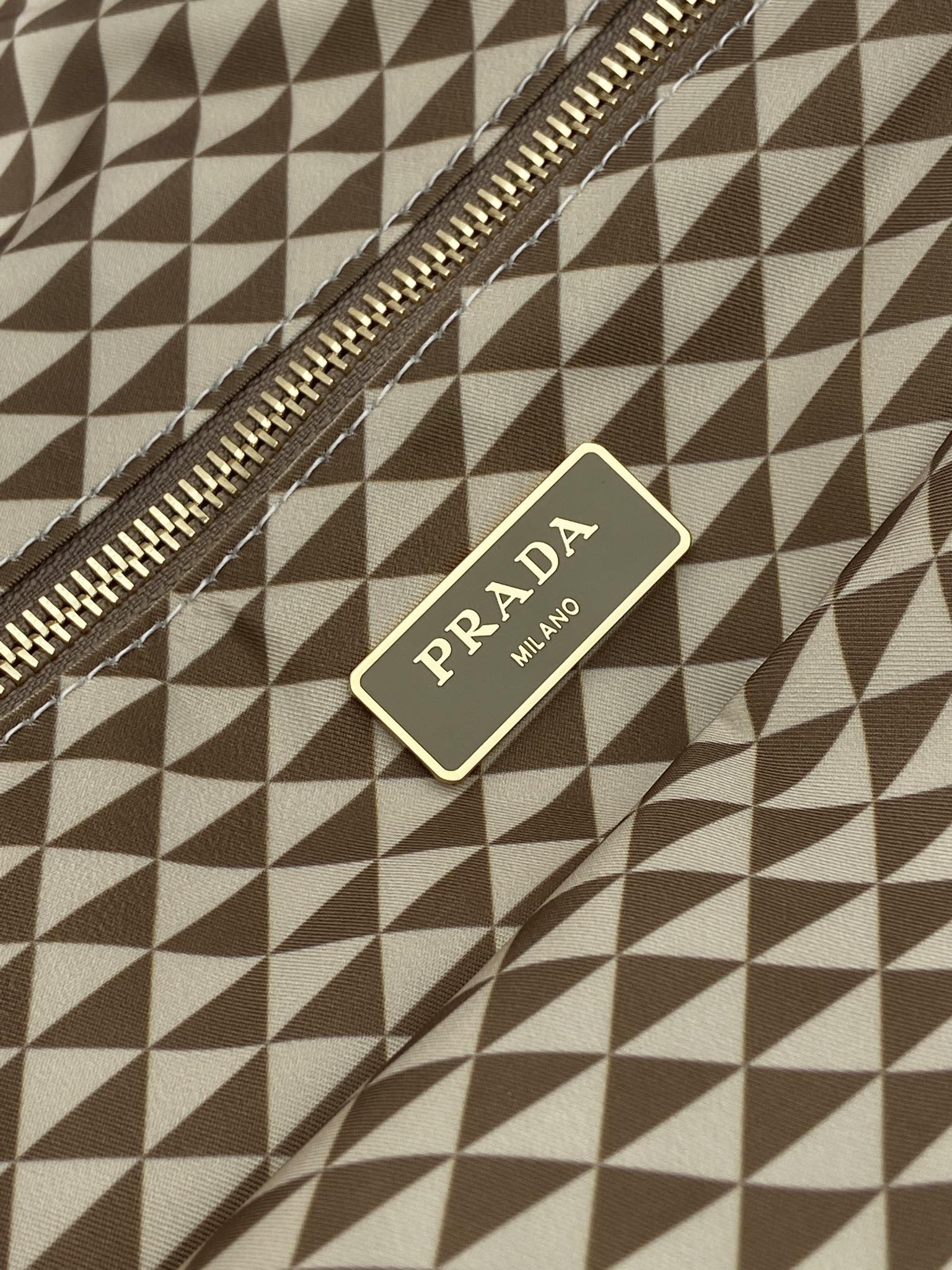 TOTE BAG 33 IN BROWN MIX CREAM TRIANGLE PATTERN EMBROIDERED FABRIC