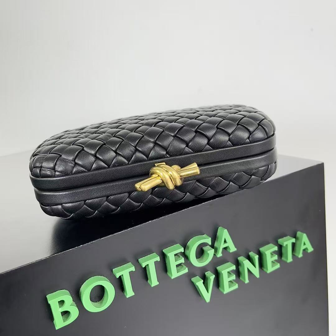 Bottega Veneta 2026 Knot Clutch 20cm Black Lambskin