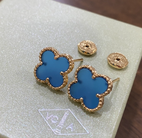 CLOVER STUD EARRINGS