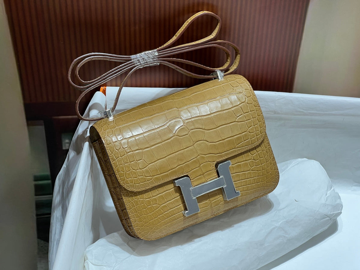 High-end Hermes 2026 Constance Bag 19cm Crocodile Leather