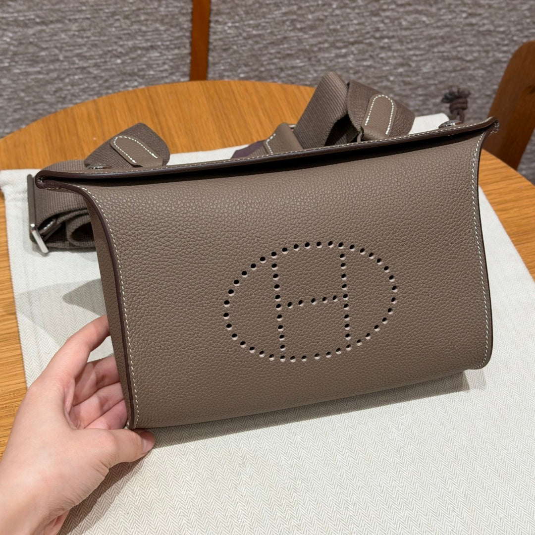 High-end Hermes 2026 Videpoches Bag 21cm Togo Calfskin