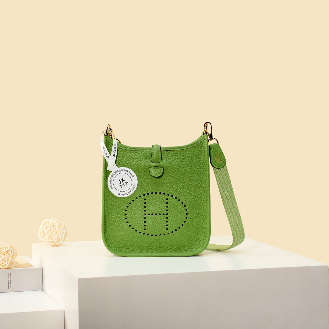 High-end Hermes 2026 Evelyne Bag 17cm Taurillon Clemence Leather 3