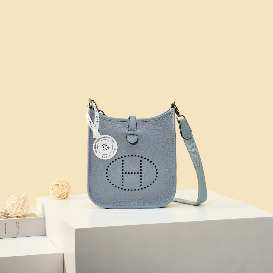 High-end Hermes 2026 Evelyne Bag 17cm Taurillon Clemence Leather 3