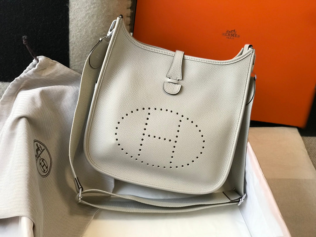 High-end Hermes 2026 Evelyne III 29 Bag Taurillon Clemence Leather