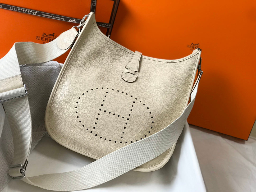 High-end Hermes 2026 Evelyne III 29 Bag Taurillon Clemence Leather