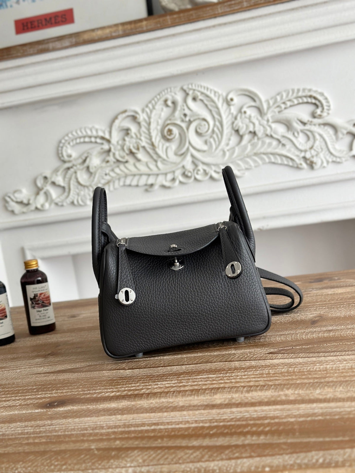 High-end Hermes 2026 Lindy Bag 19cm Togo Leather 1