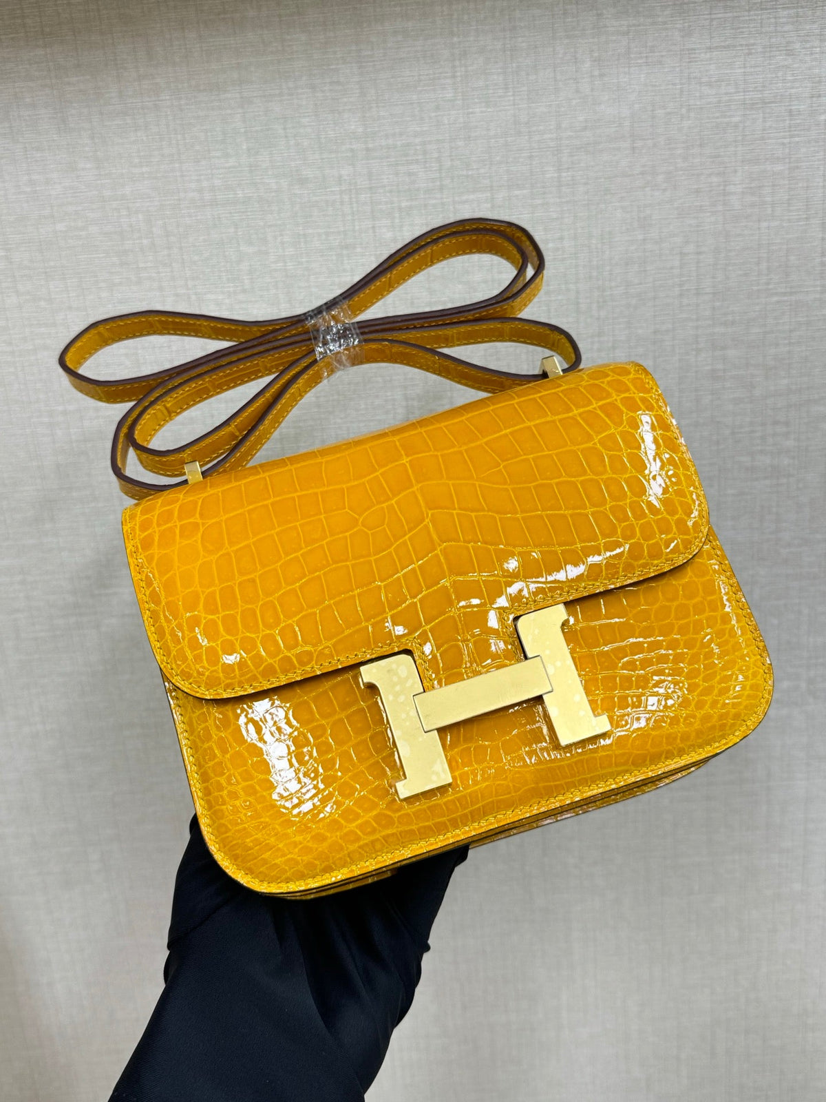 High-end Hermes 2026 Constance Bag 19cm Glossy Crocodile Leather
