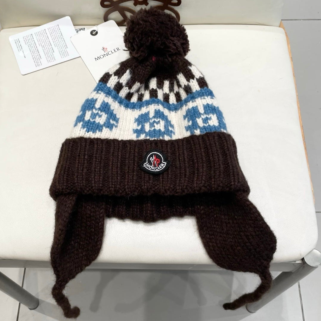 Moncler Knitted Chullo Beanie Hat 497700