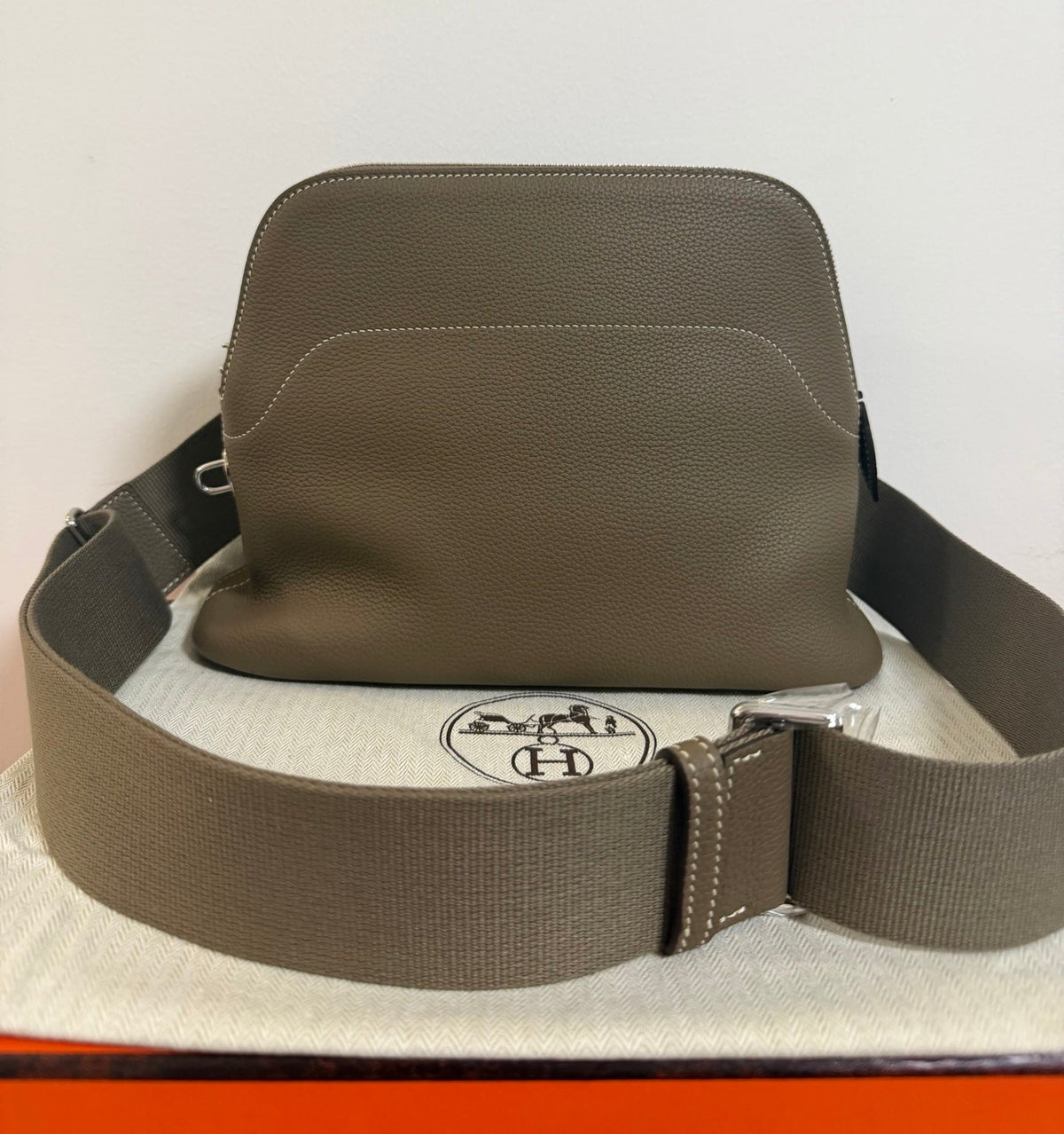 High-end Hermes 2026 Messenger Bowling Bag 26.5cm Togo Leather