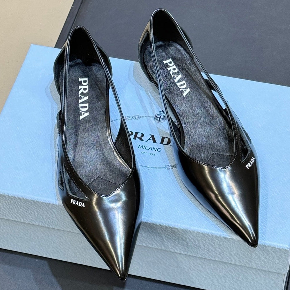Prada 2026 Pointed-Toe Ballet Flats Calfskin 151236