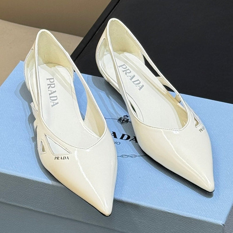 Prada 2026 Pointed-Toe Ballet Flats Calfskin 151236