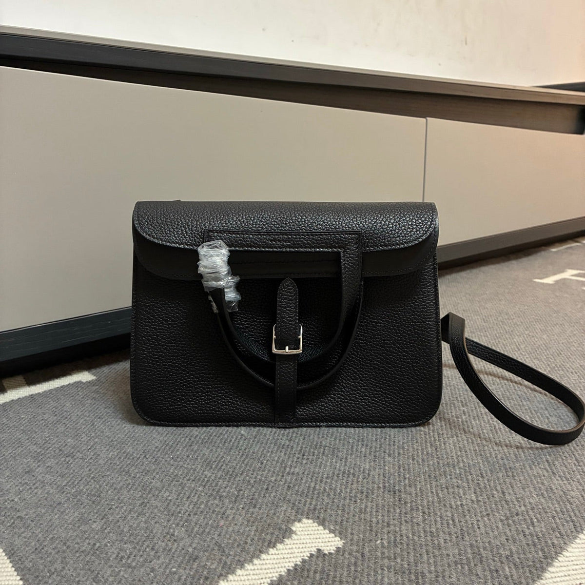 High-end Hermes 2026 Halzan 25 Bag Taurillon Clemence Leather 2