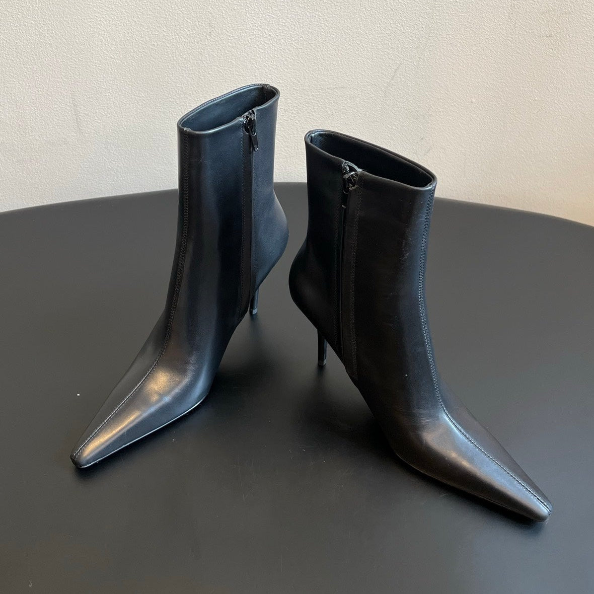 YSL 2026 Pointed-Toe Ankle Boots 90mm Suede Leather 203401