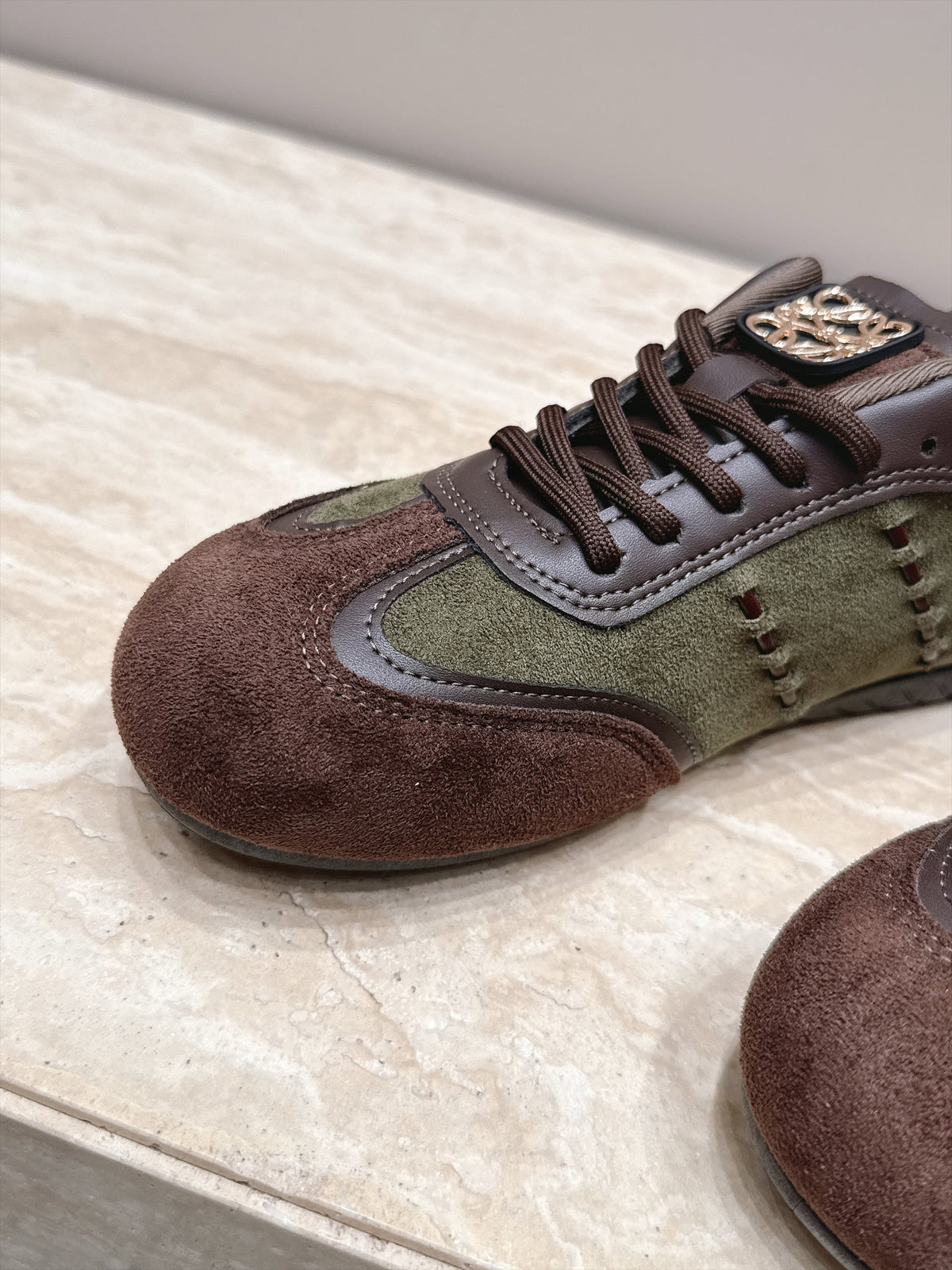 Loewe 2026 Round Toe Sneakers Suede 121806