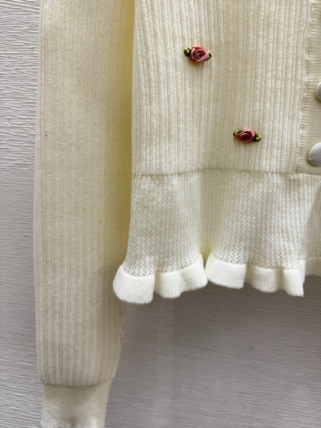 Chanel 2026 Floral Knitted Long Sleeve Cardigan Wool 913501