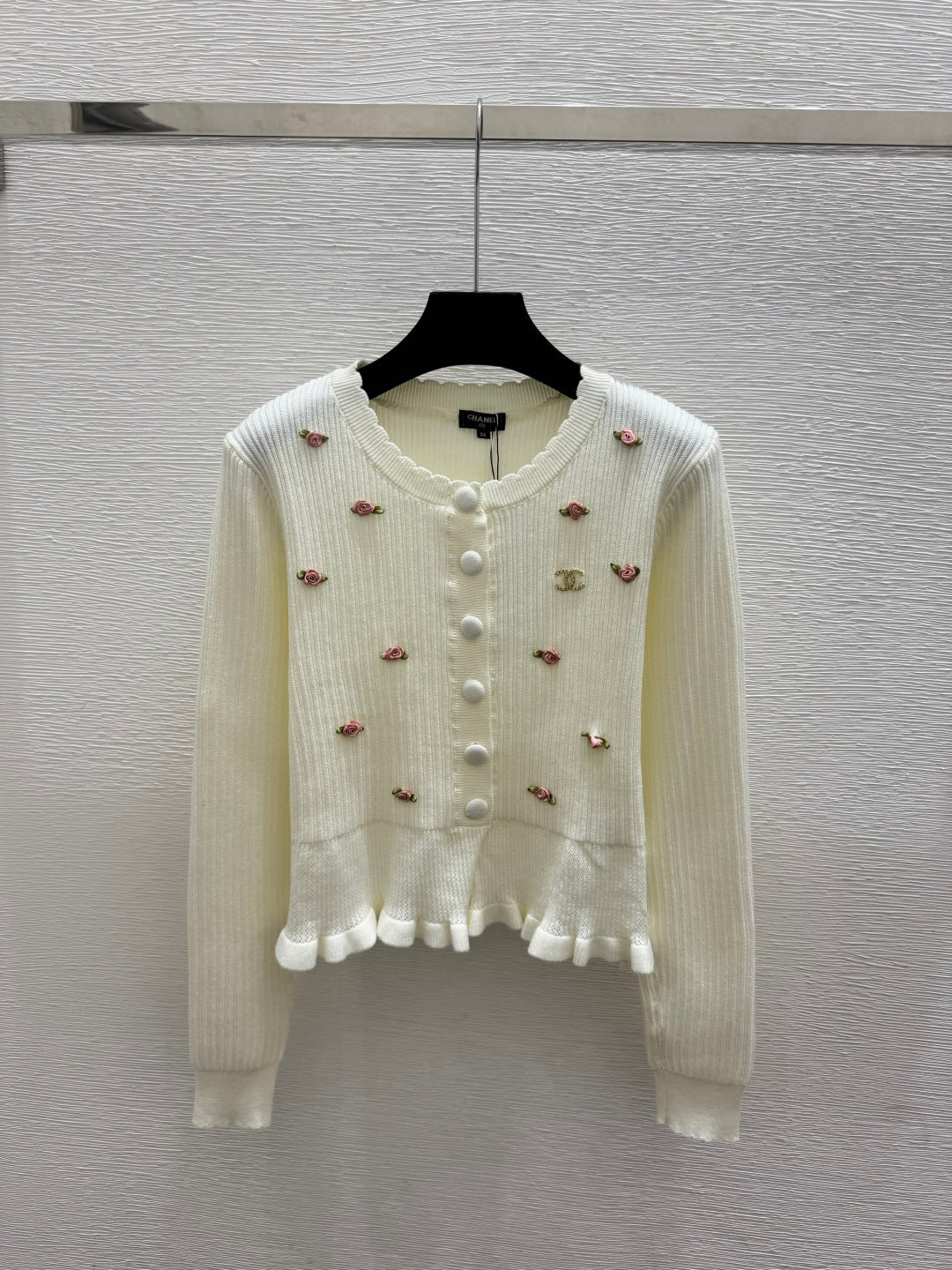 Chanel 2026 Floral Knitted Long Sleeve Cardigan Wool 913501