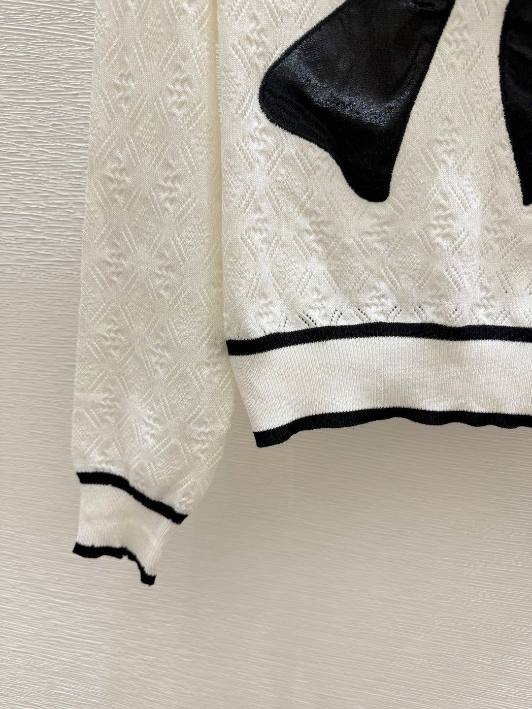 Chanel 2026 Bow Beaded Sailor Collar Knit Long Sleeve White Black Wool 913499