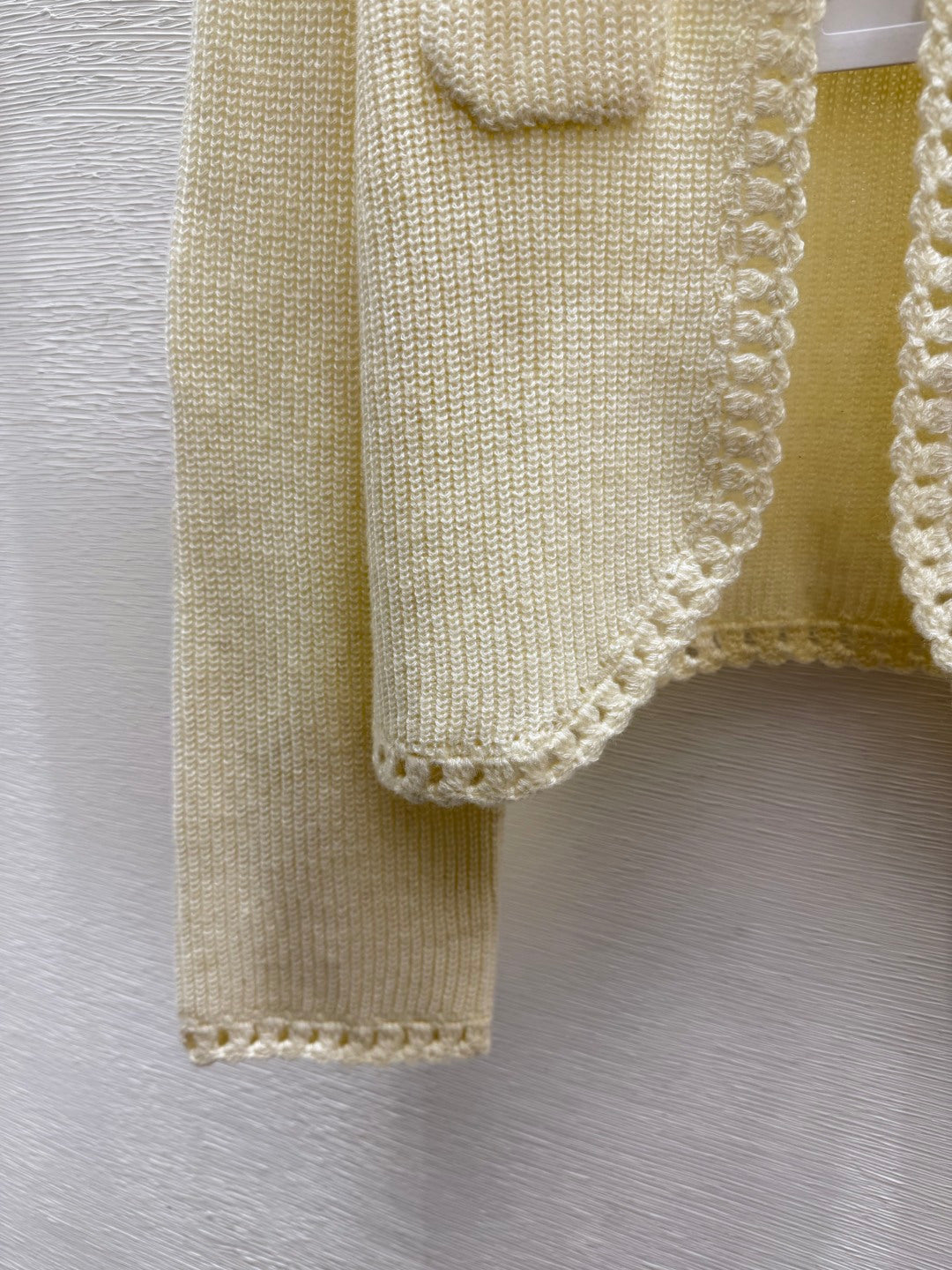 Chanel 2026 Round Neck Knitted Long Sleeve Cardigan Wool 259298