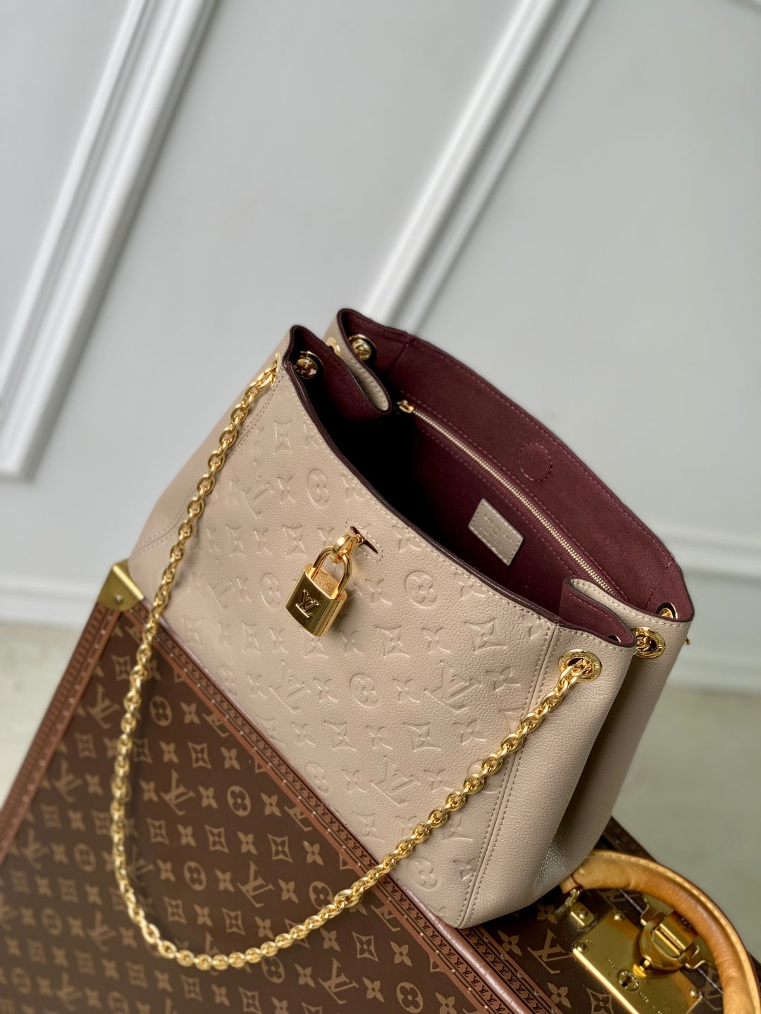 Anytime 34cm Tote Bag Beige Gold Empreinte leather 251566