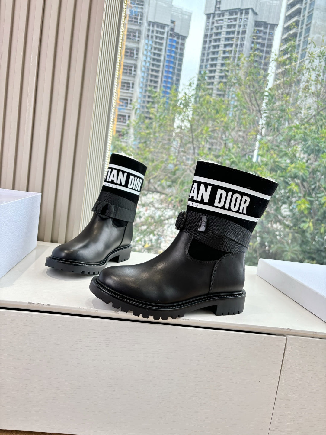 Dior 2026 D-Major Ankle Boots Cowhide Suede 128411