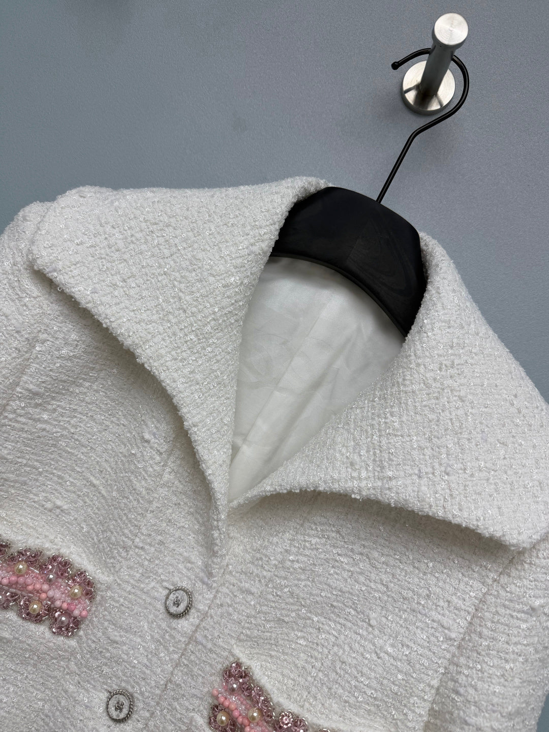 Chanel 2026 White Tweed Short Jacket with Pink Beads 425106