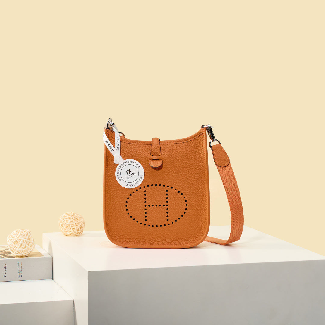 High-end Hermes 2026 Evelyne Bag 17cm Taurillon Clemence Leather 1