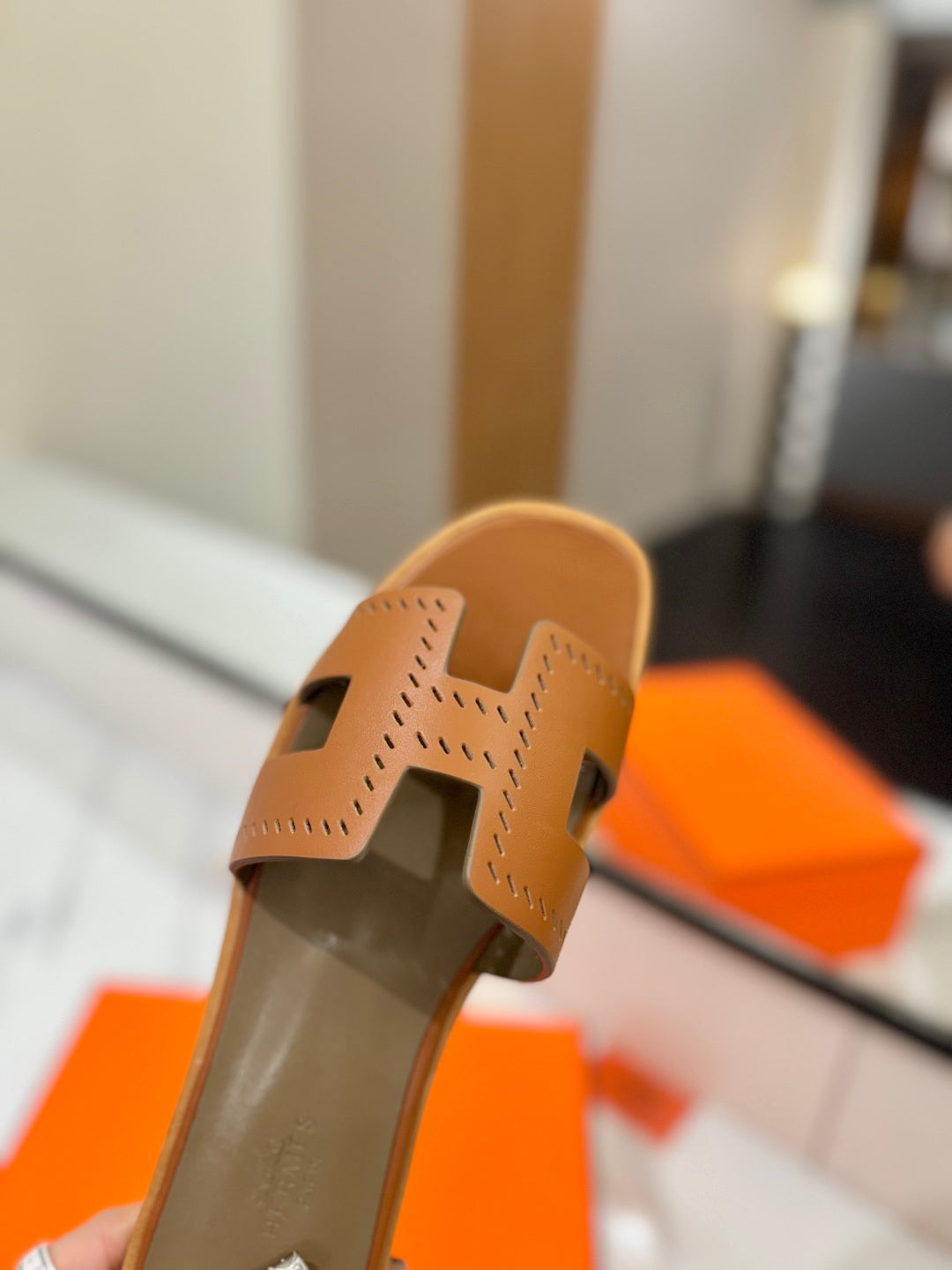 HM Oran Sandal Brown Perforate Cowhide 294874