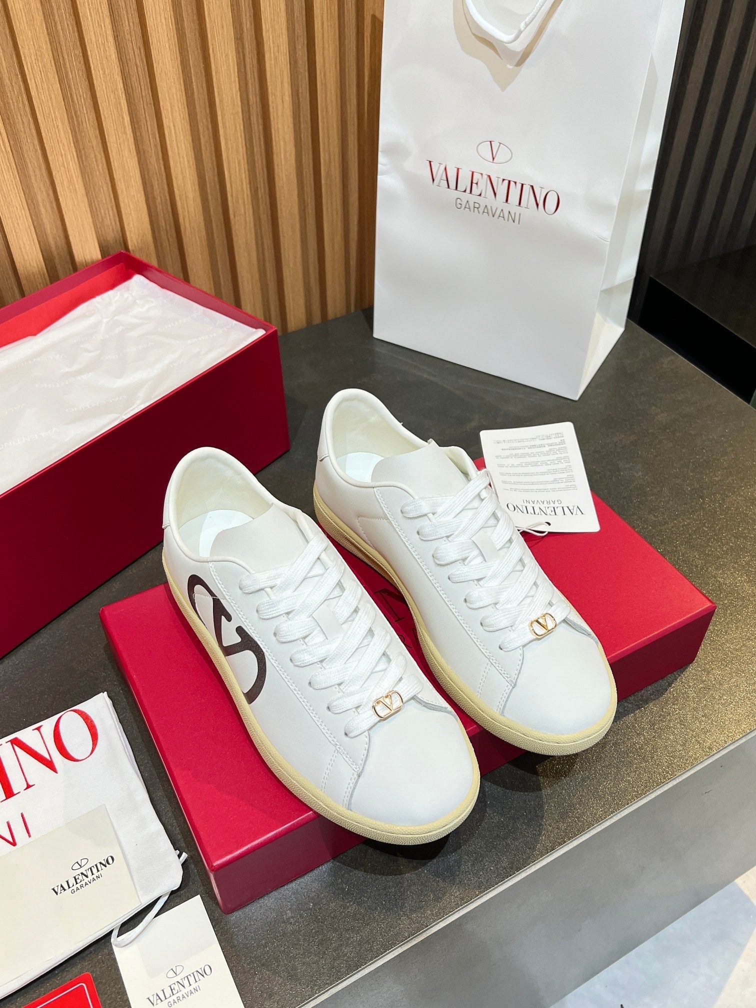 VT 25S  Casual Sneakers White Black Cowhide 563094
