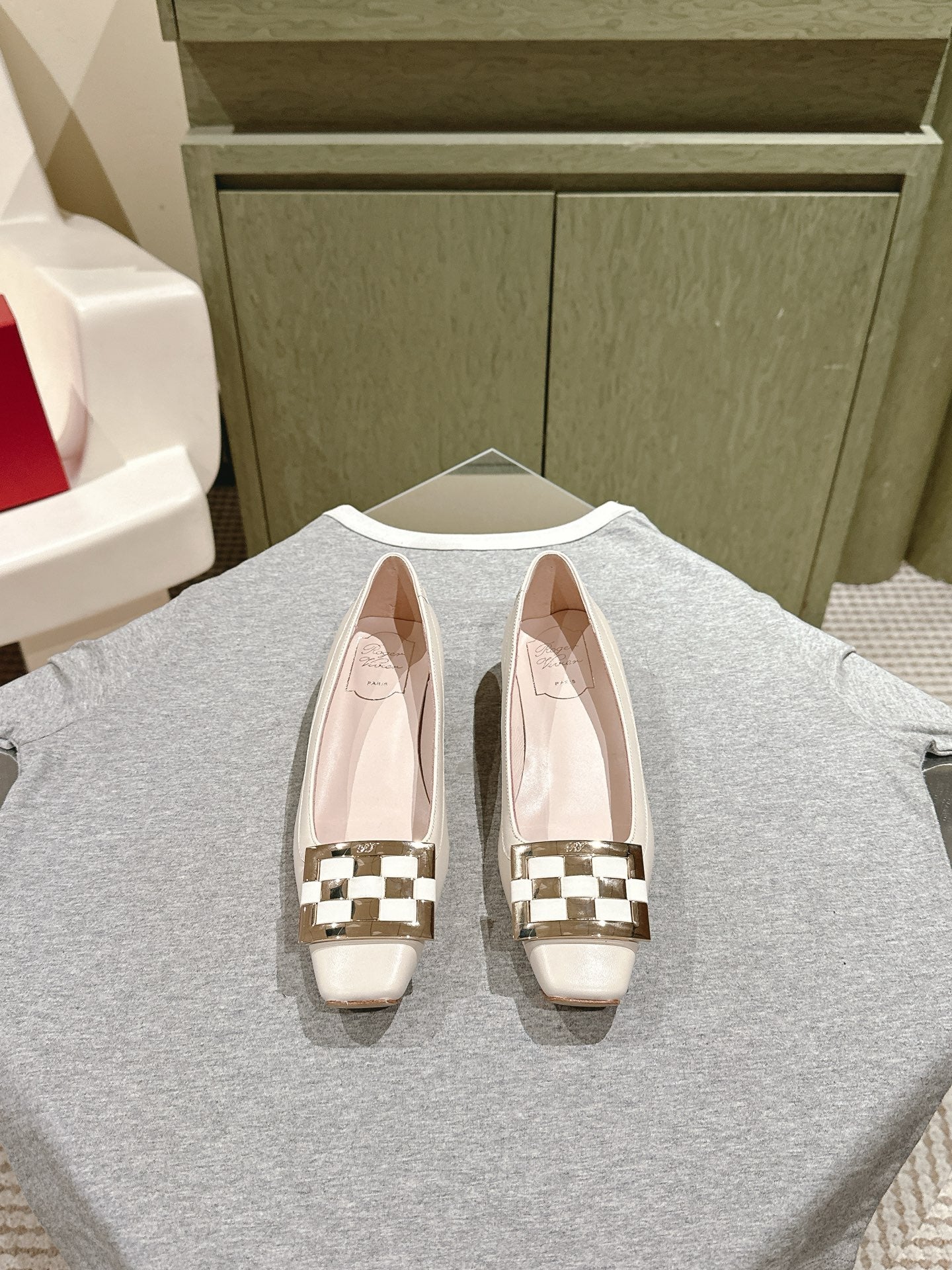 Viv 25 Jewel Flats Beige Imported Cowhide 241906
